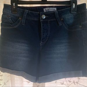 Royalty WannaBettaButt? Shorts